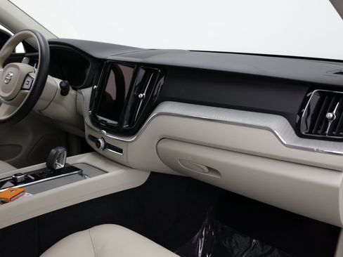 Used 2024 Volvo XC60 B5 Plus AWD/4WD image 36