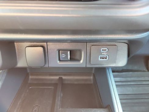 Used 2023 Ford Maverick Lariat w/ Lariat Luxury Package FWD image 32
