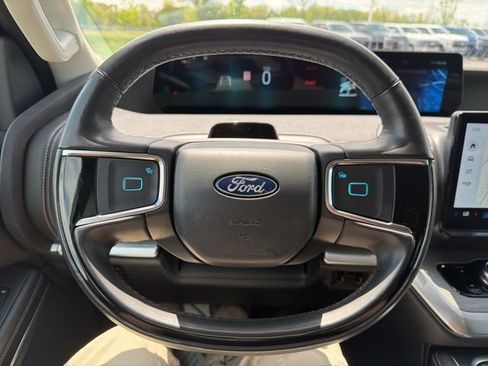 Used 2025 Ford Expedition Platinum AWD/4WD image 58
