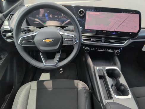 New 2026 Chevrolet Equinox EV LT FWD image 27