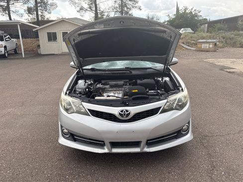 Used 2014 Toyota Camry SE FWD image 11