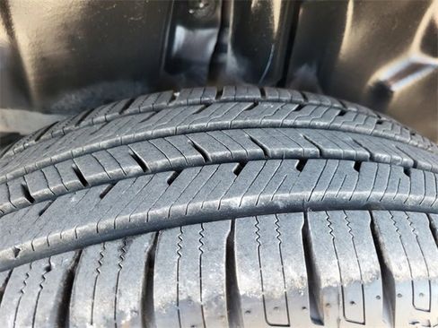 Used 2020 Jeep Cherokee Latitude Plus image 31