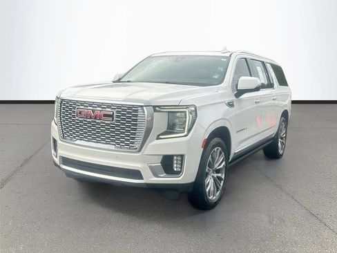 Used 2021 GMC Yukon XL Denali w/ Denali Premium Package RWD image 3