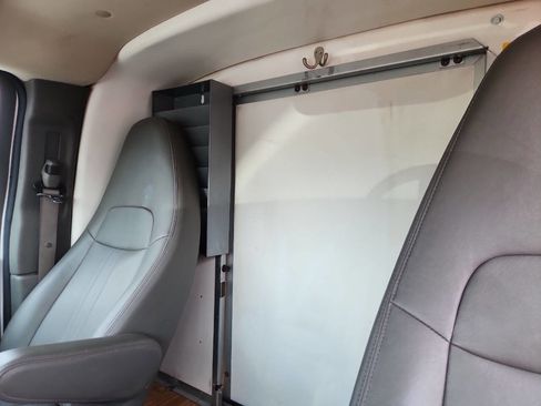 Used 2014 Chevrolet Express 3500 image 12