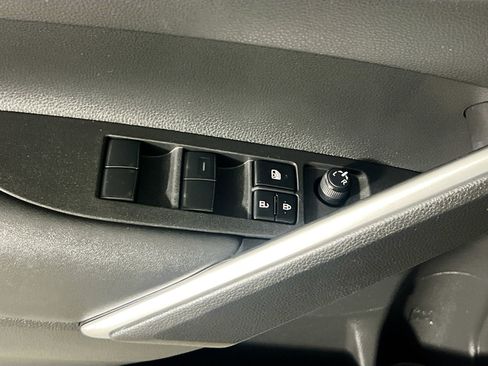 Used 2023 Toyota Corolla Cross LE w/ Moonroof Package FWD image 16