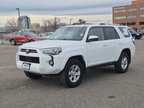 Used 2023 Toyota 4Runner SR5 AWD/4WD image 4