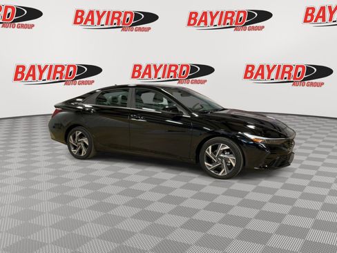Used 2024 Hyundai Elantra Limited FWD image 2