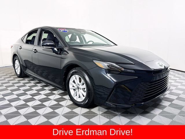 Used 2026 Toyota Camry LE w/ Convenience Package FWD image 1