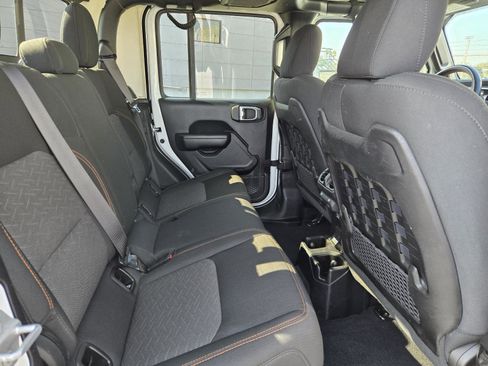 Used 2021 Jeep Gladiator Mojave w/ Trailer Tow Package image 30