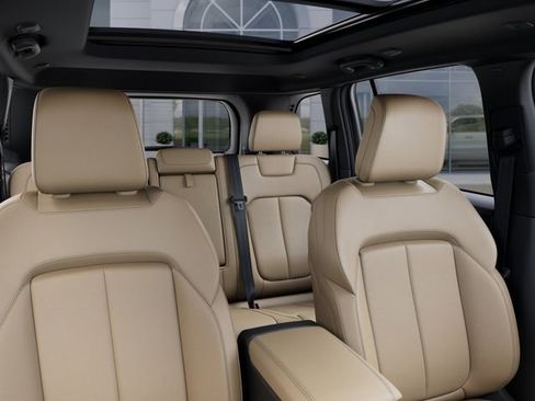 Used 2025 Jeep Grand Cherokee Limited w/ Black Appearance Package image 26