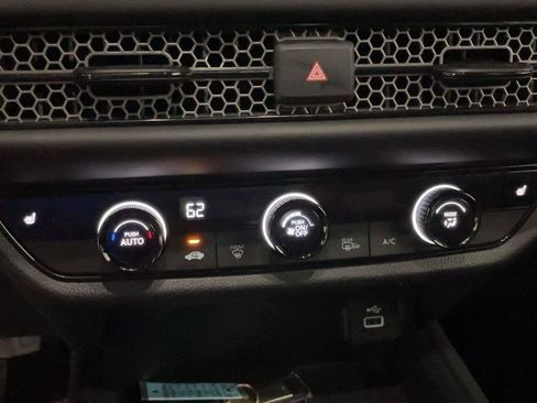 Certified 2025 Honda HR-V Sport image 37