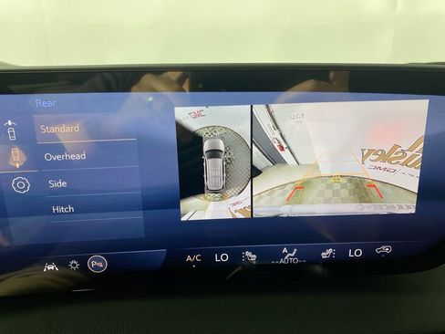 Used 2026 Buick Enclave Sport Touring w/ Power Package FWD image 17