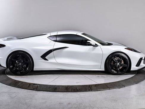 Used 2023 Chevrolet Corvette Stingray Premium Cpe w/ Z51 Performance Package RWD image 7