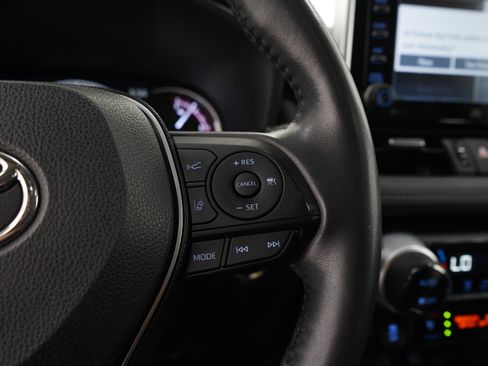 Used 2019 Toyota RAV4 Limited w/ Cold Weather Package AWD/4WD image 29