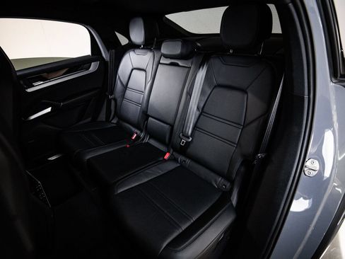 Certified 2024 Porsche Cayenne Coupe AWD/4WD image 24