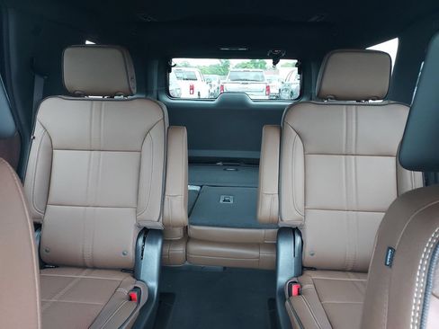 New 2026 Chevrolet Tahoe High Country AWD/4WD image 13