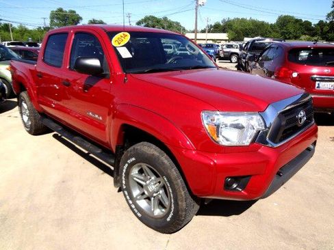 Used 2014 Toyota Tacoma PreRunner w/ SR5 Package image 3
