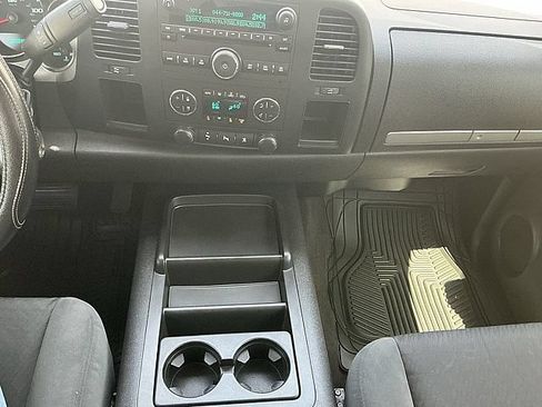 Used 2009 Chevrolet Silverado 2500 LT w/ Exterior Plus Package RWD image 23