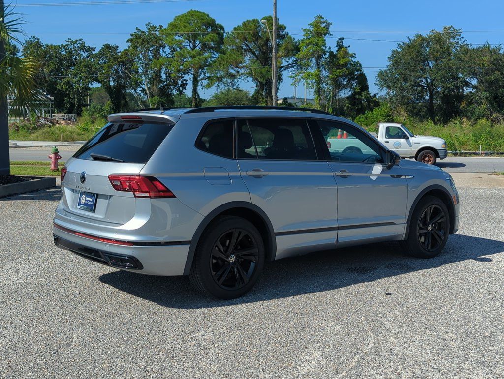 Used 2023 Volkswagen Tiguan SE R-Line FWD image 7