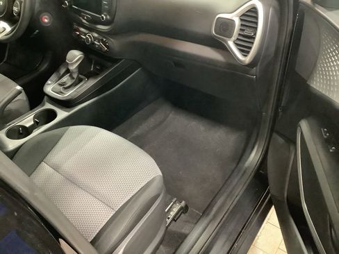 Certified 2023 Kia Soul LX image 22