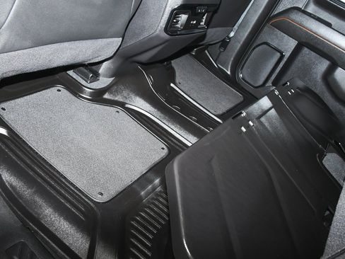 Used 2024 GMC Sierra 1500 AT4 w/ Technology Package image 53