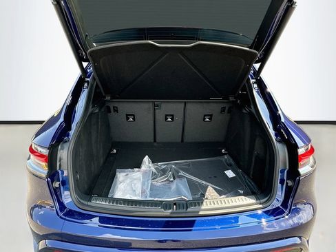 New 2026 Porsche Macan AWD/4WD image 28