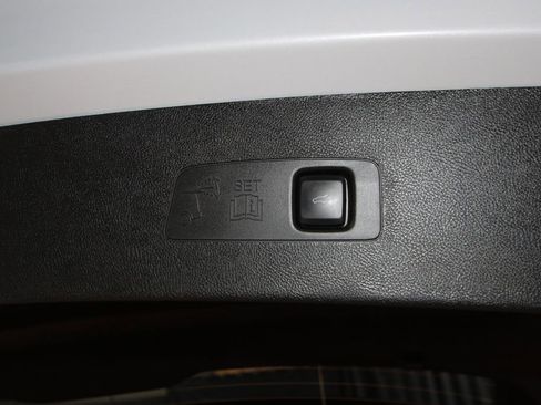 Used 2025 Lincoln Corsair AWD w/ Equipment Group 101A image 36