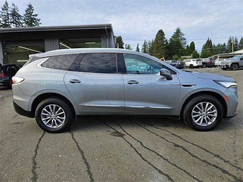Used 2024 Buick Enclave Premium image 6
