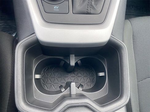 Used 2024 Toyota RAV4 LE image 24