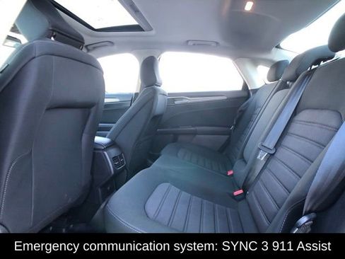 Used 2020 Ford Fusion SE image 24