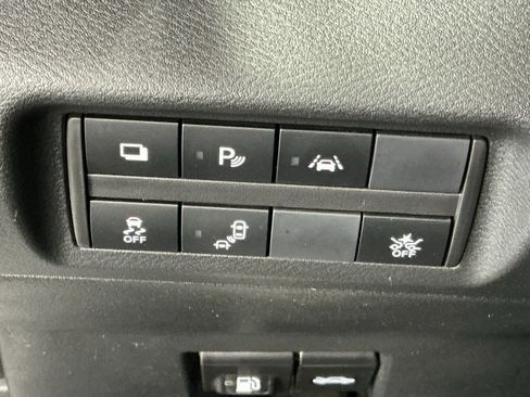 Used 2024 Nissan Kicks S image 12