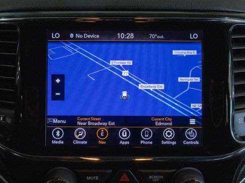 Used 2022 Jeep Grand Cherokee Limited image 5