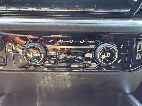 Used 2025 Chevrolet Silverado 1500 LT image 25