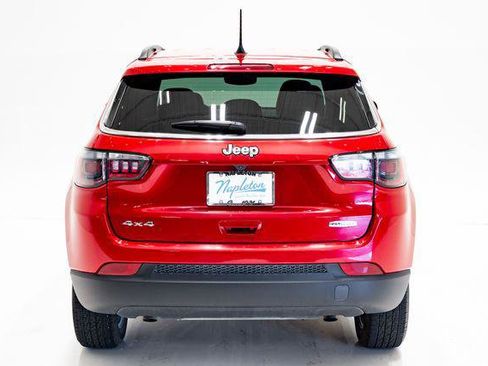 Certified 2025 Jeep Compass Latitude AWD/4WD image 34