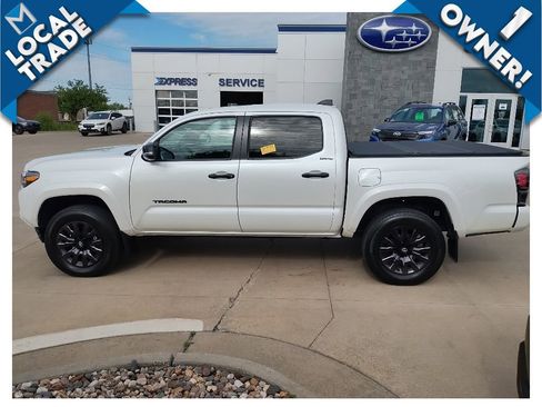 Used 2022 Toyota Tacoma Limited w/ Nightshade Package AWD/4WD image 10