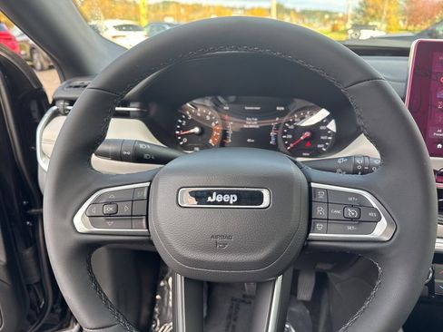 New 2025 Jeep Compass Limited w/ Sun & Sound Group image 12
