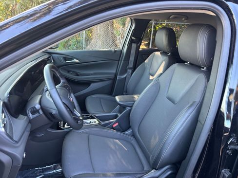 Used 2025 Buick Encore GX Preferred image 36