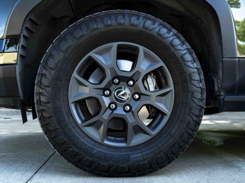 Used 2024 Lexus GX 550 AWD/4WD image 13