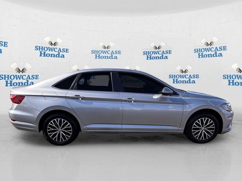 Used 2021 Volkswagen Jetta SE w/ SE Cold Weather Package FWD image 9