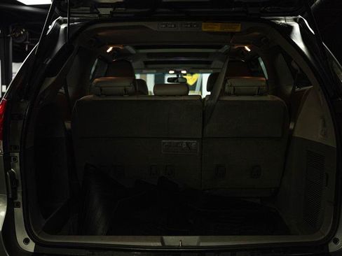 Used 2012 Toyota Sienna Limited w/ Premium Pkg FWD image 7