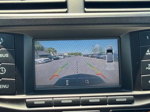 Used 2019 Ford Explorer XLT FWD image 16