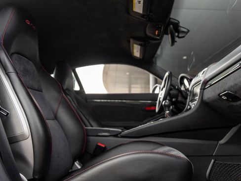 Certified 2016 Porsche Cayman GT4 RWD image 43
