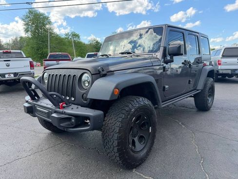 Used 2016 Jeep Wrangler Unlimited Rubicon image 12