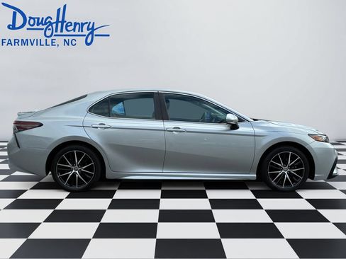 Used 2023 Toyota Camry SE w/ Convenience Package AWD/4WD image 6