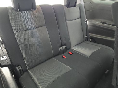 Used 2017 Nissan Pathfinder SV image 12