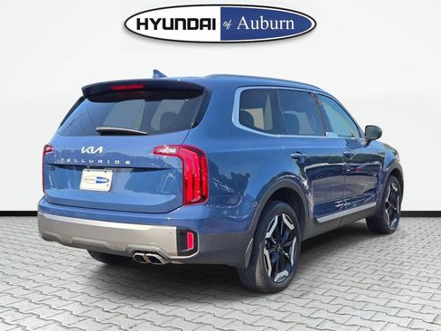Used 2025 Kia Telluride S FWD image 5