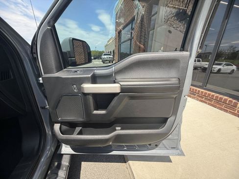 Used 2019 Ford F150 Lariat RWD image 24