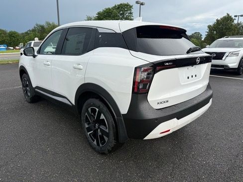 New 2025 Nissan Kicks SV image 6