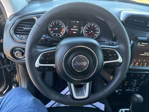 Used 2023 Jeep Renegade Latitude w/ Sun & Fun Group image 13