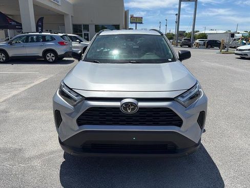 Used 2025 Toyota RAV4 LE AWD/4WD image 7